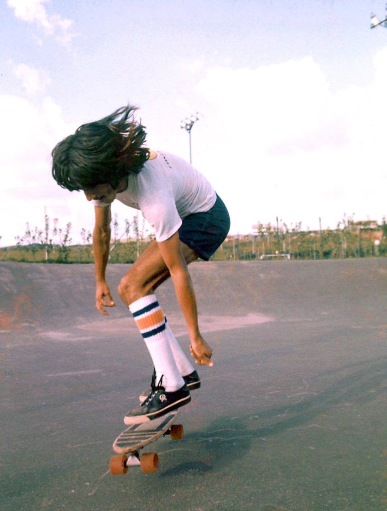 old school skateboard (1)